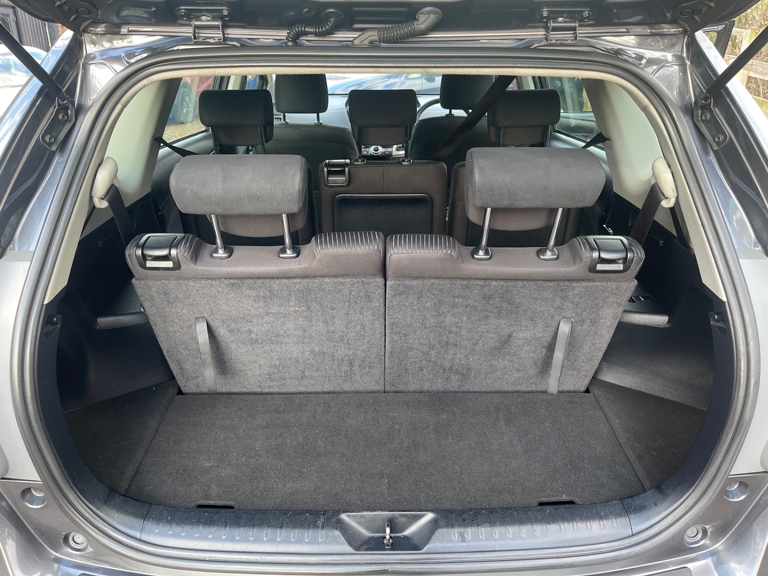 Used Toyota Prius+ 2020 for sale - 77649996: Photo 21