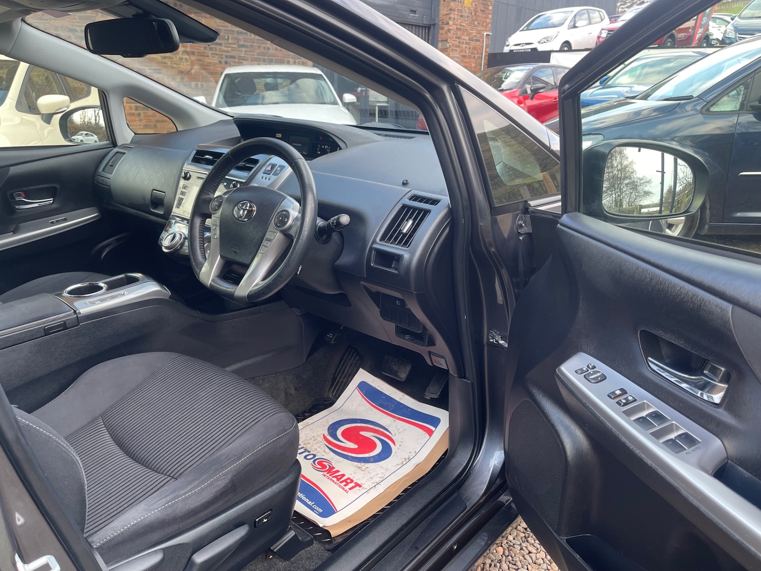 Used Toyota Prius+ 2020 for sale - 77649996: Photo 5