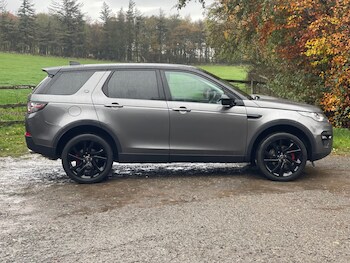 Used Land Rover Discovery Sport 2017 for sale - 76382675: Photo