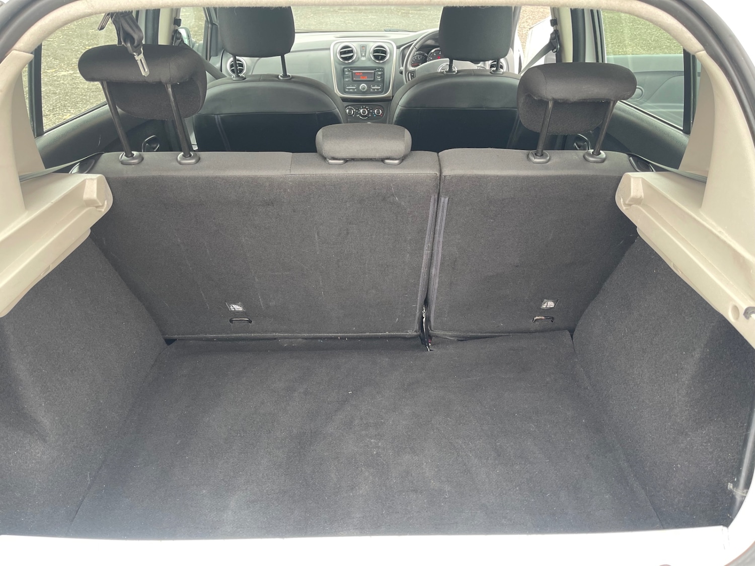 Used Dacia Sandero 2015 for sale - 77998487: Photo 17