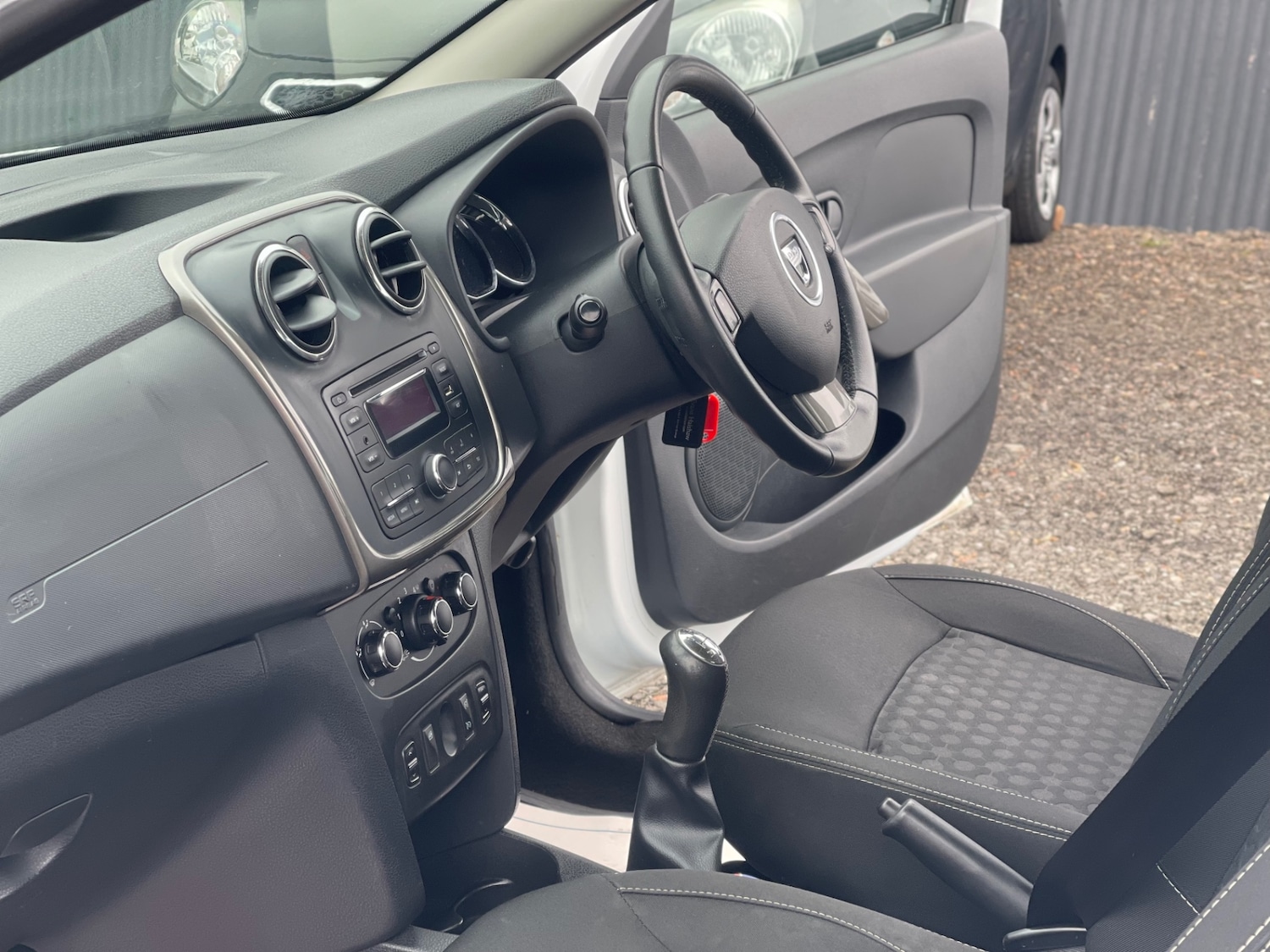 Used Dacia Sandero 2015 for sale - 77998487: Photo 18