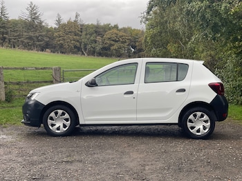 Used Dacia Sandero 2018 for sale - 76046092: Photo 4