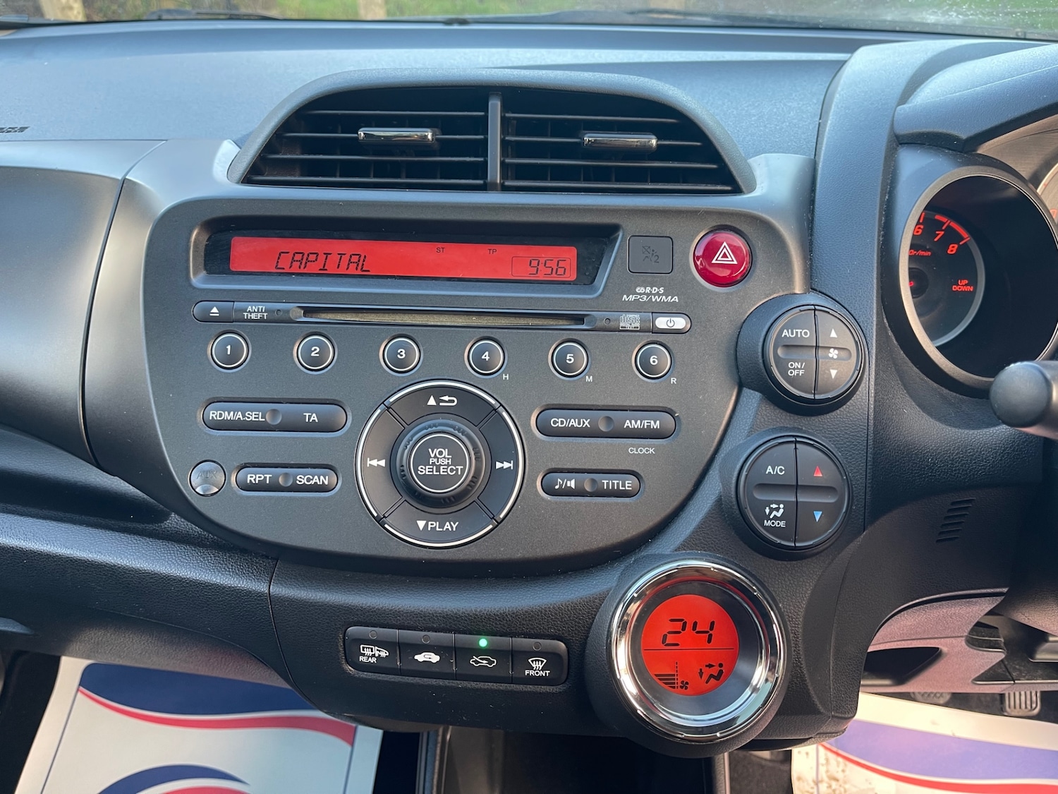 Used Honda Jazz 2011 for sale - 76858974: Photo 16