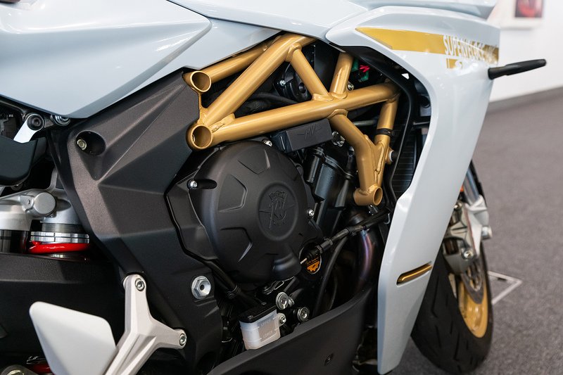 MV Agusta Superveloce 800