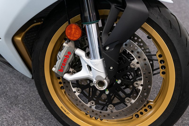 MV Agusta Superveloce 800