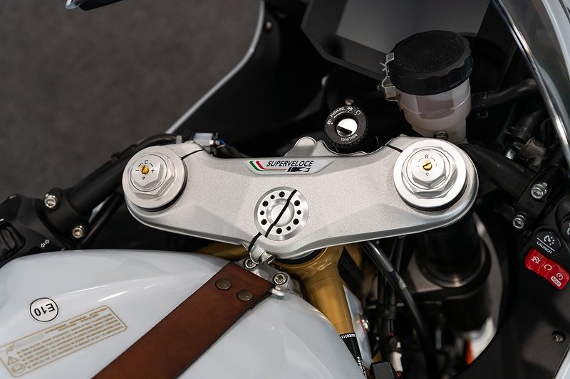 MV Agusta Superveloce 800