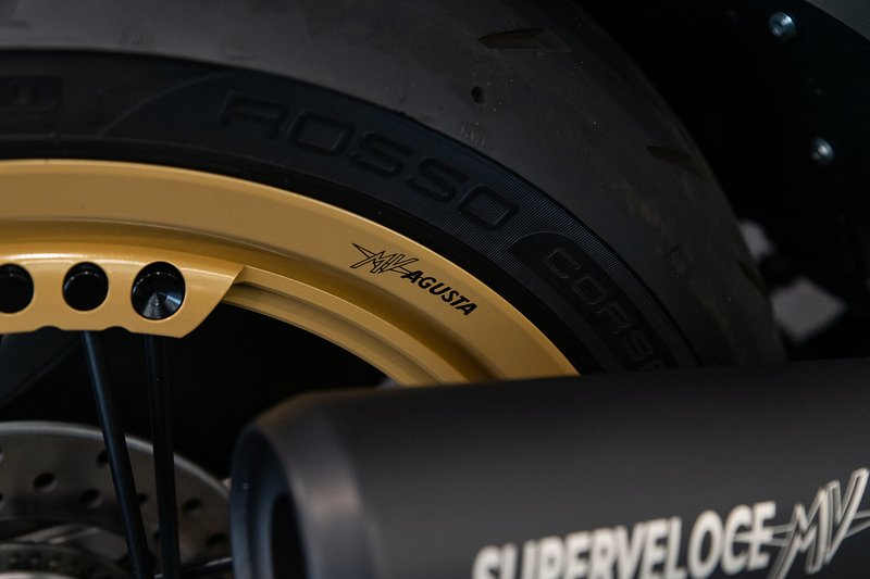 MV Agusta Superveloce 800