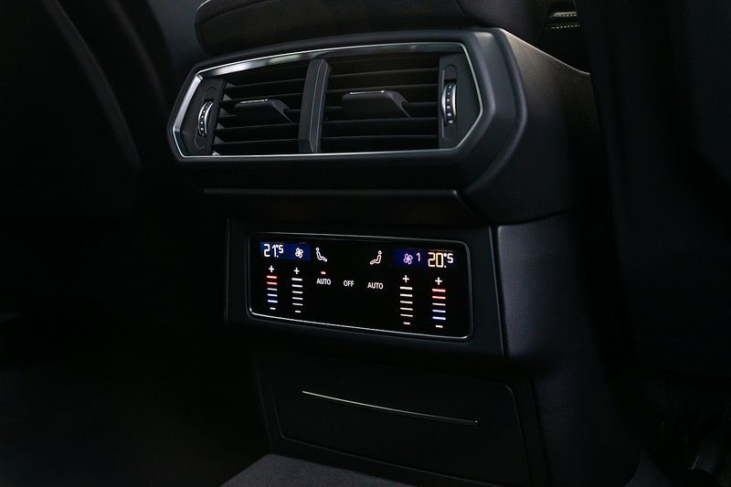 Used Lamborghini Urus 2019 for sale - 78040269: Photo 24