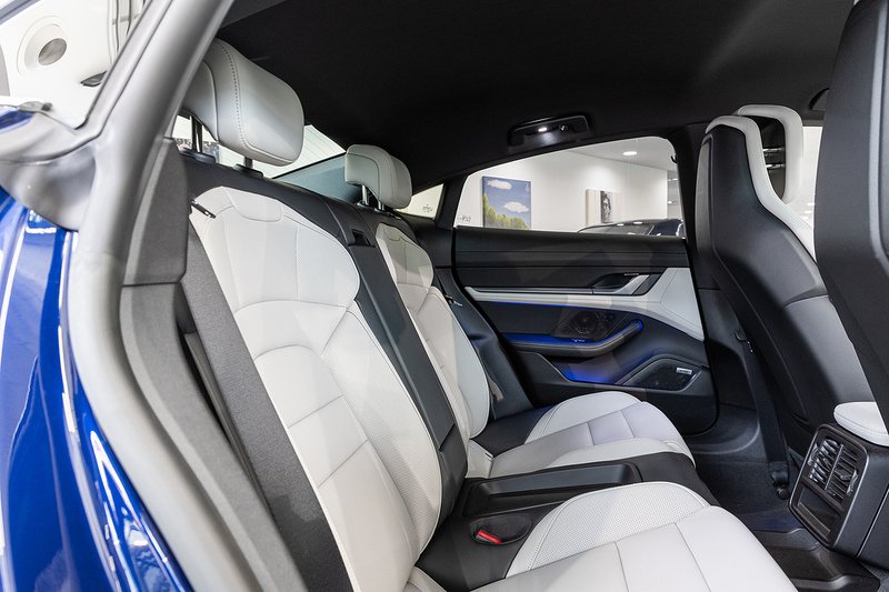 Used Porsche Taycan 2023 for sale - 76341095: Photo 5