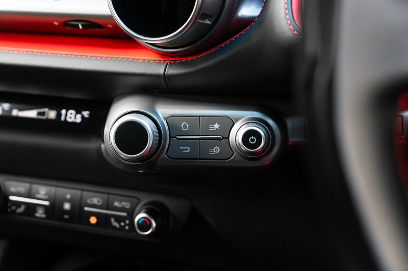 Used Ferrari 812 Superfast 2018 for sale - 76605279: Photo 18