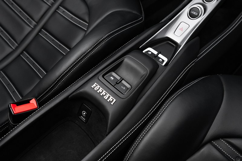 Used Ferrari F8 Spider 2021 for sale - 76173500: Photo 37
