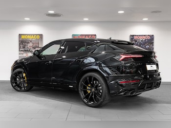 Used Lamborghini Urus 2023 for sale - 76288025: Photo 2