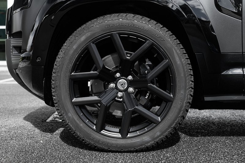 Used Land Rover Defender 2023 for sale - 78069559: Photo 17