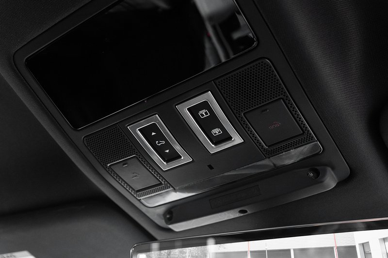 Used Land Rover Defender 2023 for sale - 78069559: Photo 23