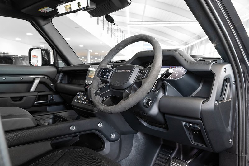 Used Land Rover Defender 2023 for sale - 78069559: Photo 3