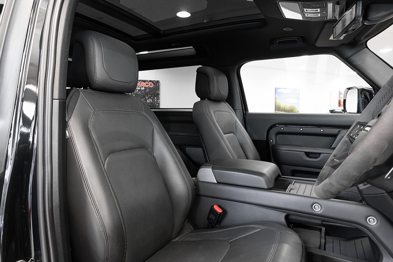 Used Land Rover Defender 2022 for sale - 77118252: Photo 4