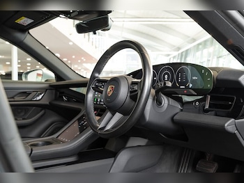 Used Porsche Taycan 2020 for sale - 75195364: Photo