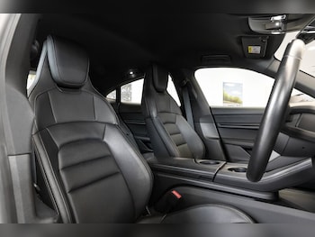Used Porsche Taycan 2020 for sale - 75195364: Photo
