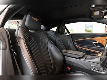 Used Aston Martin DB11 2016 for sale - 79435868: Photo