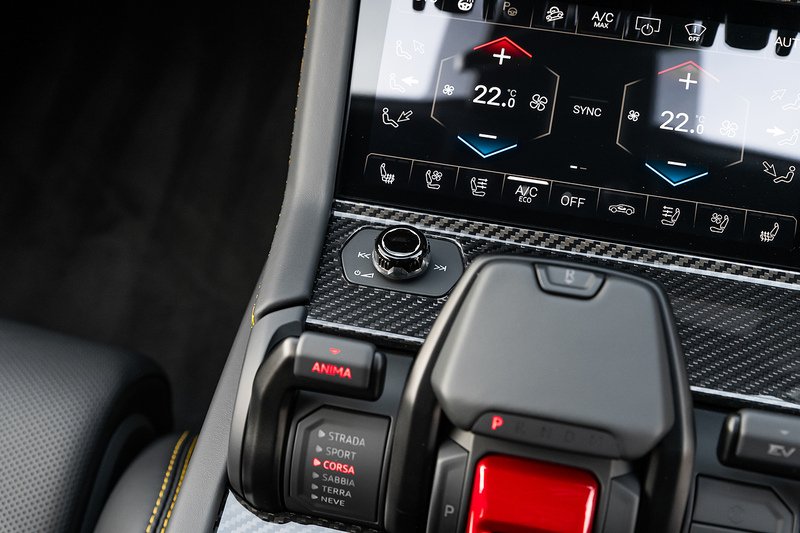 Used Lamborghini Urus 2025 for sale - 77622004: Photo 17