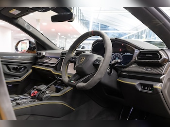 Used Lamborghini Urus 2025 for sale - 77622004: Photo