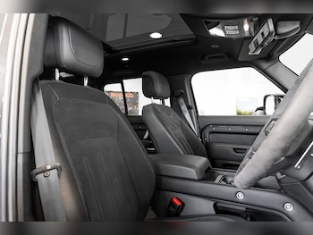Used Land Rover Defender 2023 for sale - 78712426: Photo