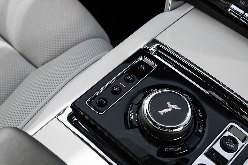 Used Rolls-Royce Cullinan for sale - 77247381: Photo 17