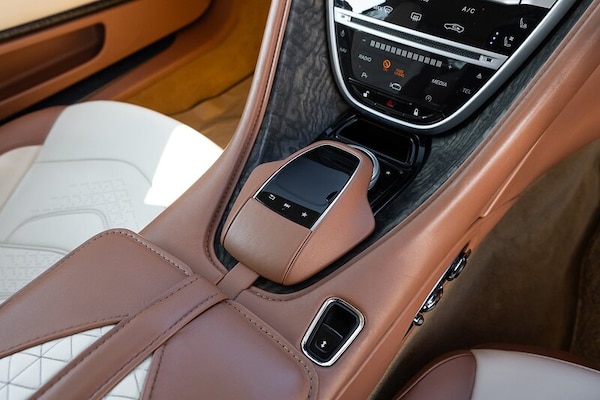 Used Aston Martin DBS 2019 for sale - 75283701: Photo 12
