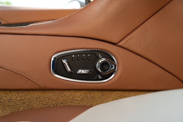 Used Aston Martin DBS 2019 for sale - 75283701: Photo 28