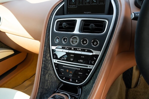 Used Aston Martin DBS 2019 for sale - 75283701: Photo 9