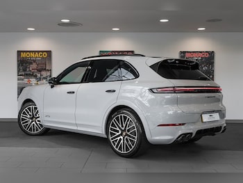 Used Porsche Cayenne 2024 for sale - 76133017: Photo