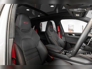 Used Porsche Cayenne 2024 for sale - 76133017: Photo