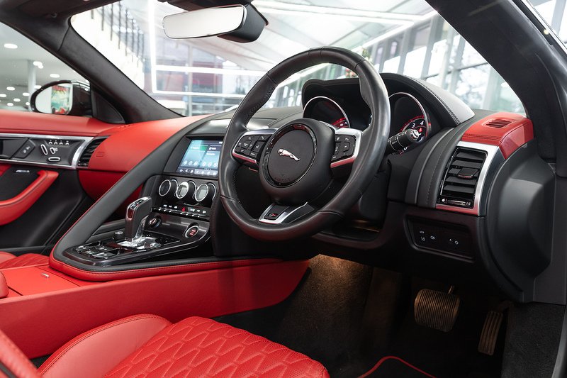 Used Jaguar F-Type 2019 for sale - 76962837: Photo 4