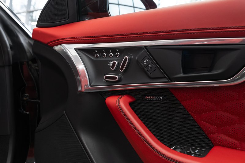 Used Jaguar F-Type 2019 for sale - 76962837: Photo 8