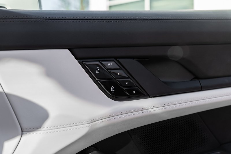 Used Porsche Taycan 2020 for sale - 77384864: Photo 16