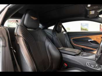 Used Aston Martin DB11 2016 for sale - 75123140: Photo
