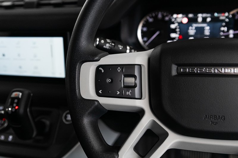 Used Land Rover Defender 2022 for sale - 77452589: Photo 14