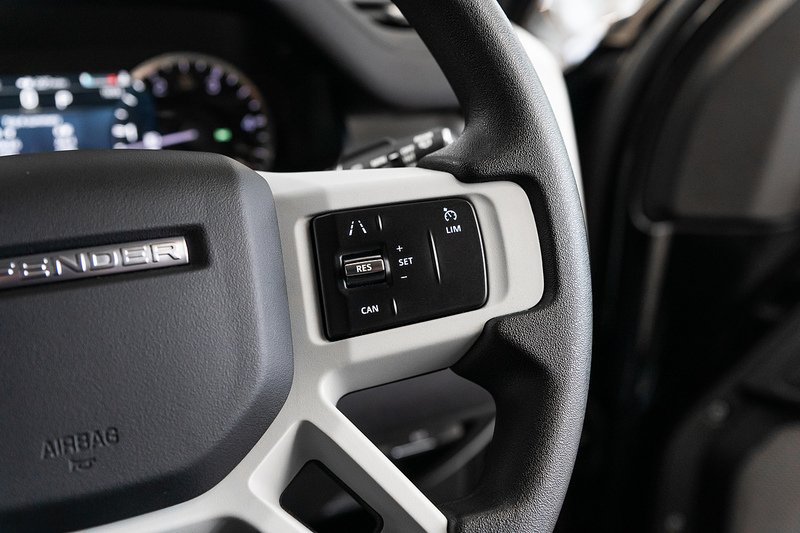 Used Land Rover Defender 2022 for sale - 77452589: Photo 15