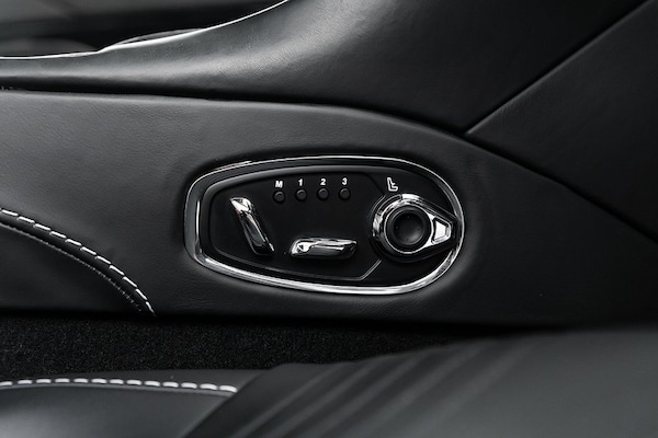 Used Aston Martin DB11 2017 for sale - 76133013: Photo 21