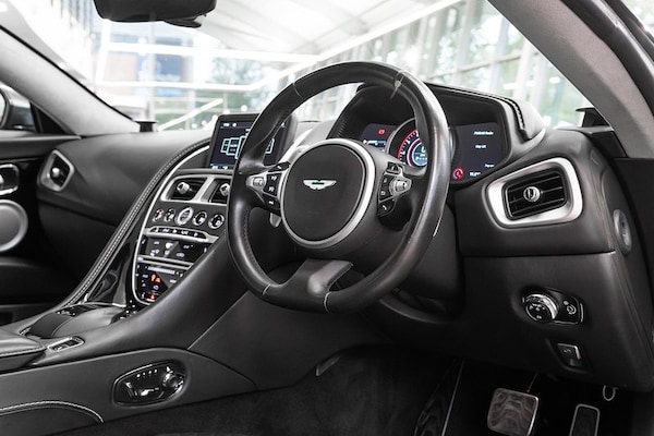 Used Aston Martin DB11 2017 for sale - 76133013: Photo 3