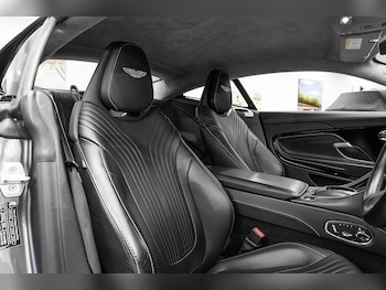 Used Aston Martin DB11 2017 for sale - 76133013: Photo 4
