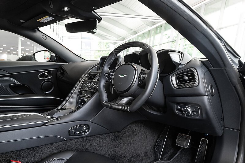 Used Aston Martin DBS 2023 for sale - 76341088: Photo 3