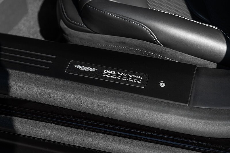 Used Aston Martin DBS 2023 for sale - 76341088: Photo 33