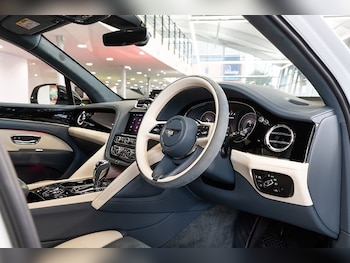Used Bentley Bentayga 2022 for sale - 79573834: Photo