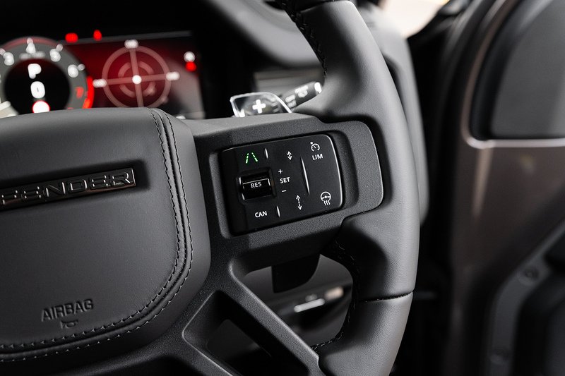 Used Land Rover Defender 2025 for sale - 76482539: Photo 16