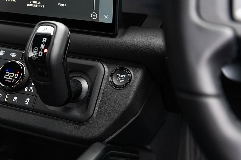 Used Land Rover Defender 2025 for sale - 76482539: Photo 25