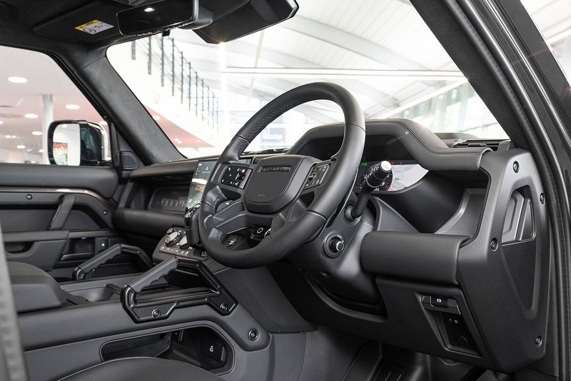 Used Land Rover Defender 2025 for sale - 76482539: Photo 3