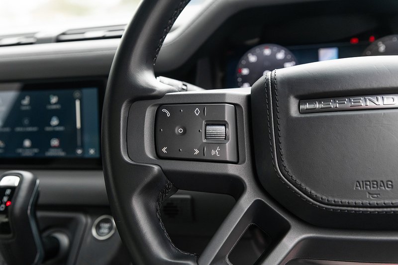 Used Land Rover Defender 2022 for sale - 77953537: Photo 14