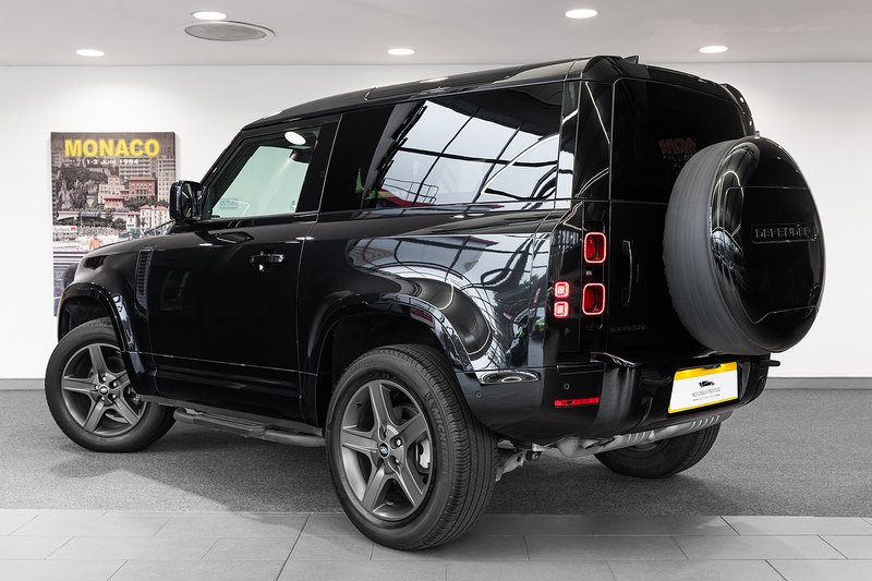 Used Land Rover Defender 2022 for sale - 77953537: Photo 2