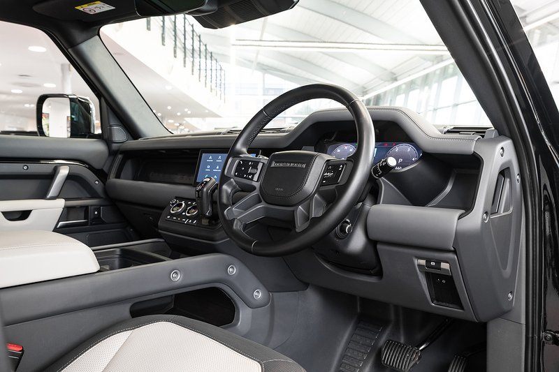 Used Land Rover Defender 2022 for sale - 77953537: Photo 3